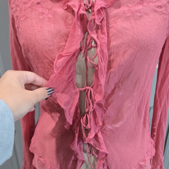 VINTAGE SALMON PINK SHEER RUFFLE 90s / Y2K LONG SLEEVE FRONT TIE SILK BLOUSE - Picture 5 of 16